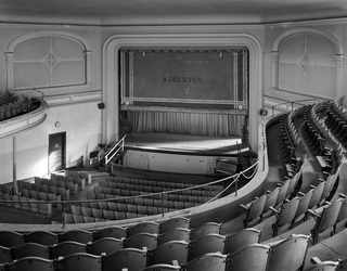 Зал выступлений, Connecticut Valley, State Hospital, Middletown, Connecticut, 2003© Christopher Payne