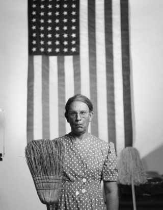 Gordon Parks, American Gothic, Washington D.C. (1942)