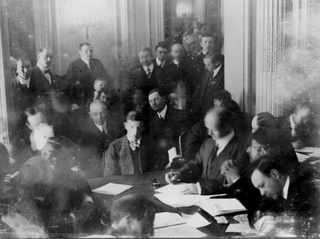29 мая 1912, Радист Harold Thomas Coffin на допросе комитетом сената в Waldorf-Astoria, Нью-Йорк